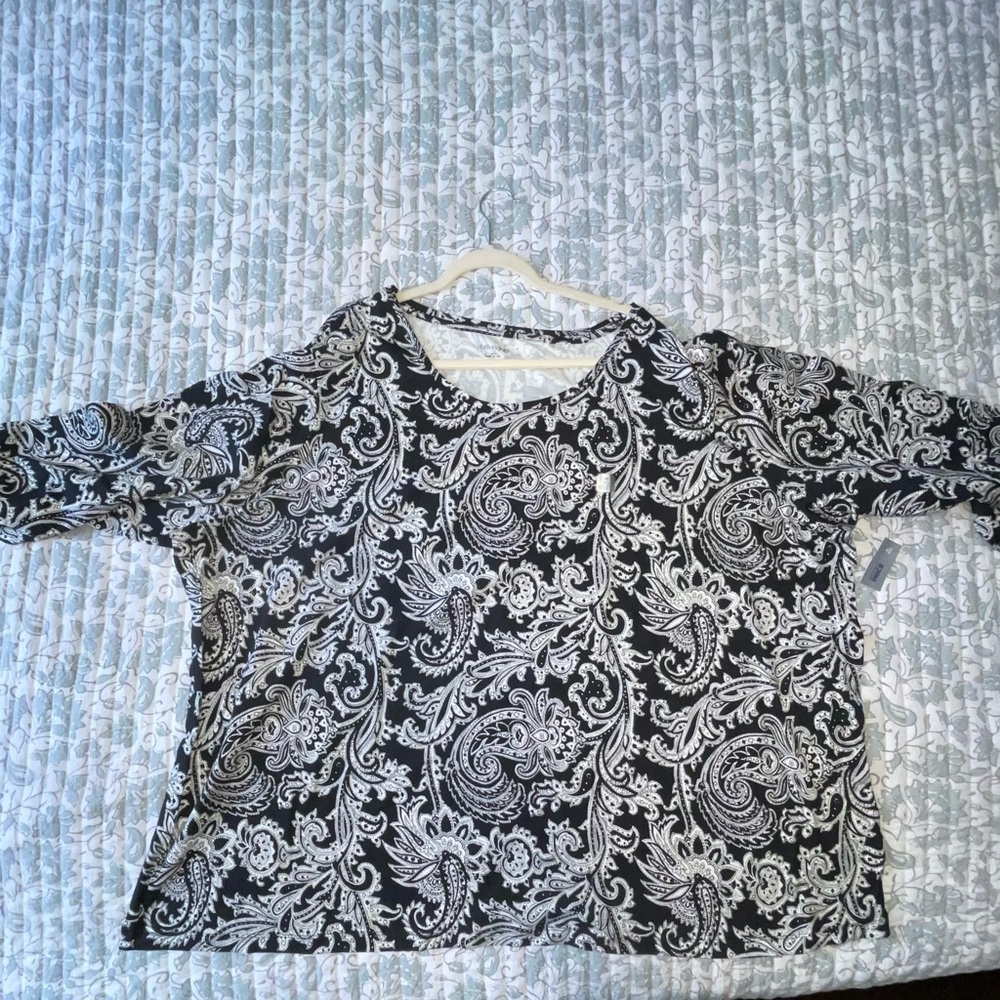 Elegant Black and White Paisley Women's Top